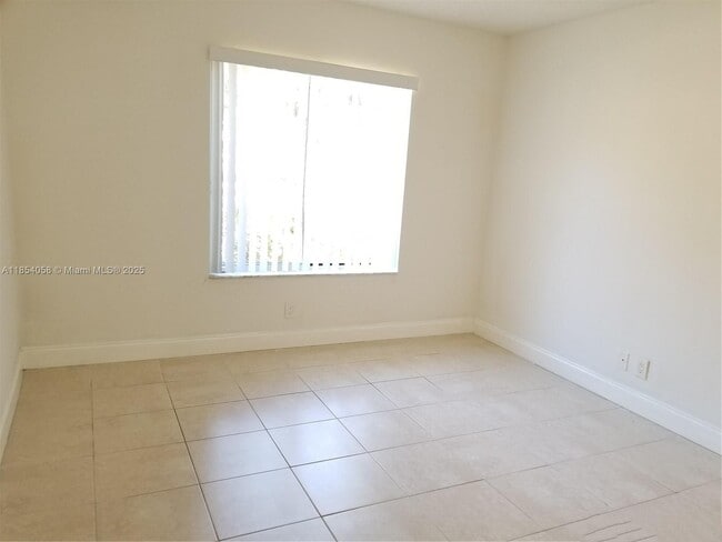 9521 SW 138th Pl in Miami, FL - Building Photo - Building Photo