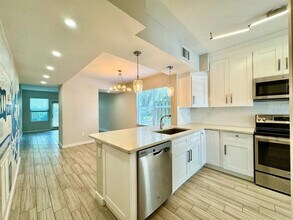 4811 Bayshore Blvd in Tampa, FL - Building Photo - Building Photo
