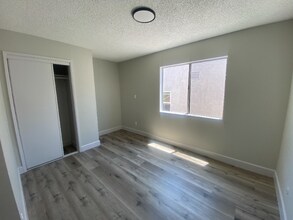 5872 S Figueroa St in Los Angeles, CA - Building Photo - Building Photo