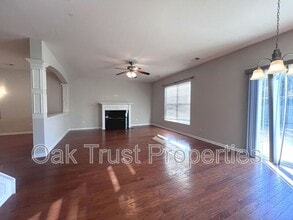 111 Weeping Cypress Dr in Moncks Corner, SC - Building Photo - Building Photo