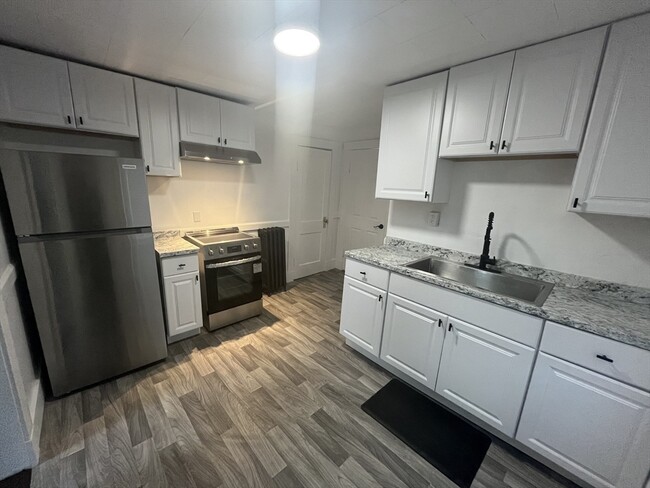 25 R Auburn St in Woburn, MA - Building Photo - Building Photo