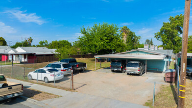 2519 S Rowell Ave in Fresno, CA - Building Photo - Building Photo