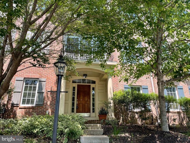24905 Earlsford Dr in Chantilly, VA - Building Photo - Building Photo