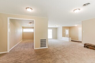 1607 17th Ave N in Texas City, TX - Building Photo - Building Photo