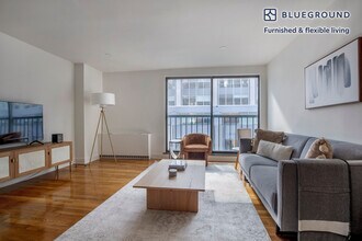 123 E 54th St, Unit FL7-ID1253 in New York, NY - Foto de edificio - Building Photo
