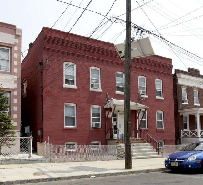 200 Grant St in Perth Amboy, NJ - Building Photo - Building Photo