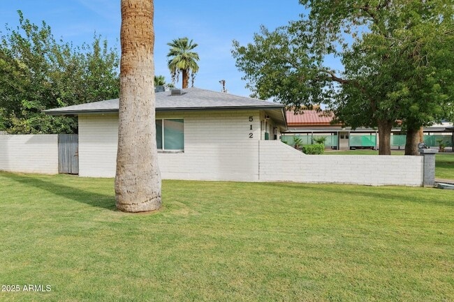 512 E Roanoke Ave, Unit 7 in Phoenix, AZ - Building Photo - Building Photo