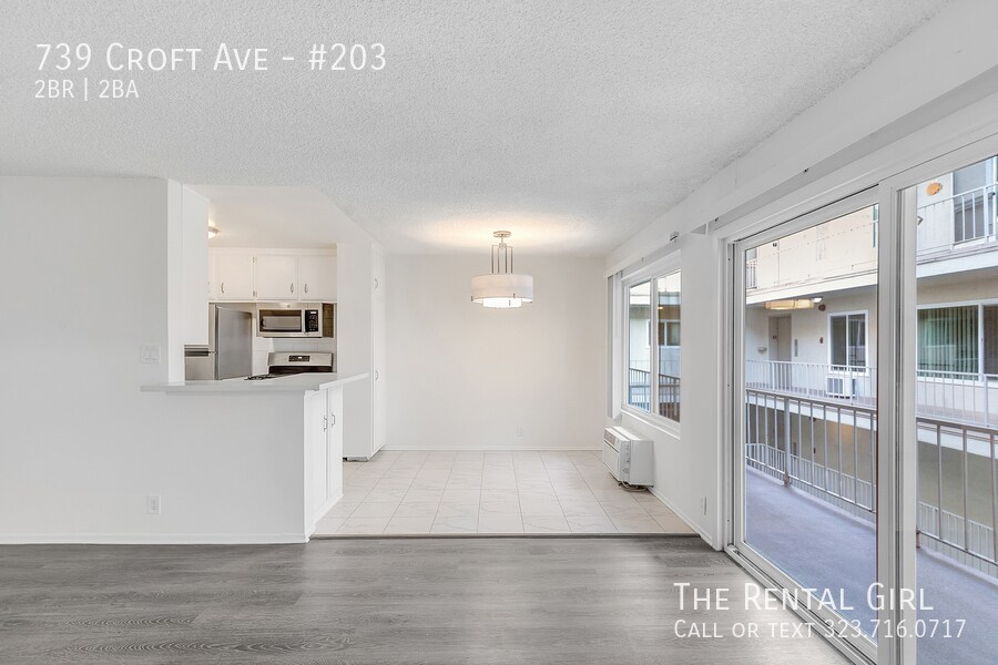 739 Croft Ave in Los Angeles, CA - Building Photo