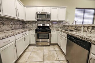 8936 Bentonville Ct in Las Vegas, NV - Building Photo - Building Photo