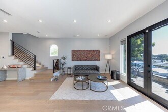 831 Frankfort Ave in Huntington Beach, CA - Building Photo - Building Photo