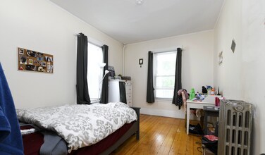 10 Trowbridge St, Unit 1 in Cambridge, MA - Foto de edificio - Building Photo