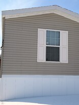 325 Trillum Trail in Oxford, MI - Building Photo