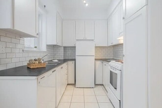 1000 Pratt Av in Outremont, QC - Building Photo - Building Photo