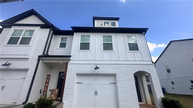 property at 114 Auburn Run Ln