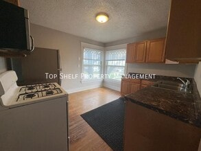 1438 9th St in Des Moines, IA - Building Photo - Building Photo