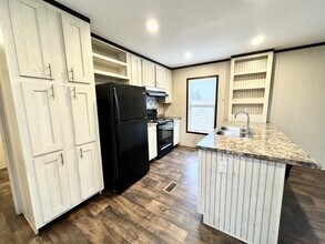 126 Lodge Rd in Pendleton, SC - Foto de edificio - Building Photo