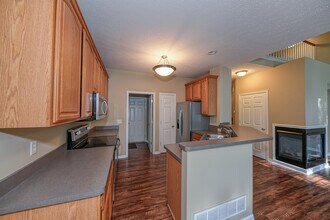 5845 Crescent Ridge Dr in Seven Hills, OH - Building Photo - Building Photo