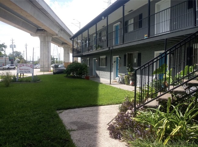 Fulton Village Apartments in Houston, TX - Building Photo - Building Photo