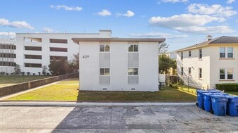 409 17th Ave N in Myrtle Beach, SC - Building Photo