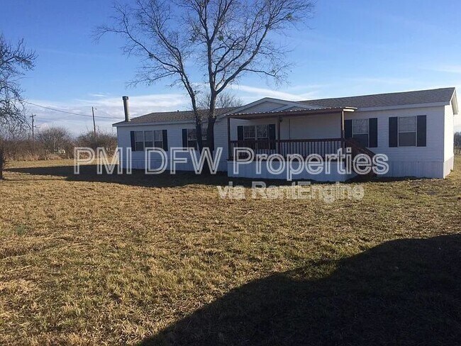 5290 Co Rd 3229 in Lone Oak, TX - Building Photo - Building Photo