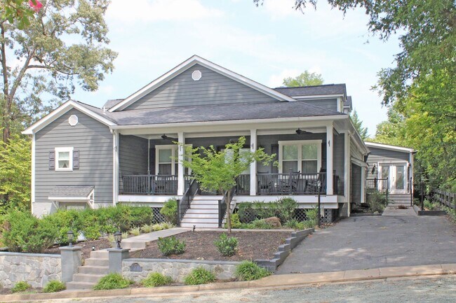 property at 7 Rockbrook Dr