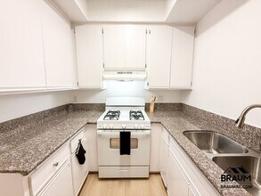 11459 Collins St in Los Angeles, CA - Foto de edificio - Building Photo