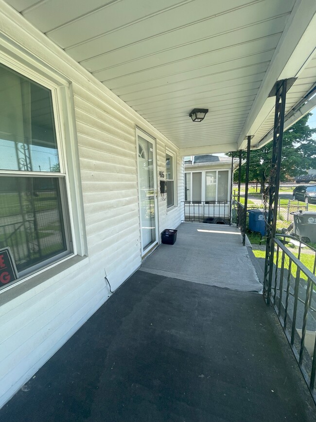 915 Nesslewood Ave in Toledo, OH - Building Photo - Building Photo