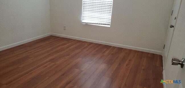 property at 913 S 13th St