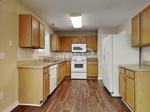 409 Ascott Way in Durham, NC - Building Photo - Building Photo