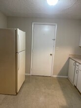 7068 CR 213 in Wildwood, FL - Building Photo - Building Photo