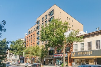 695 Grand St in Brooklyn, NY - Building Photo - Primary Photo