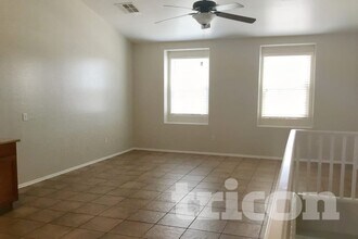 2355 E Huntington Dr in Phoenix, AZ - Building Photo - Building Photo