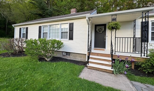 526 NY-42 in Sparrow Bush, NY - Building Photo - Building Photo