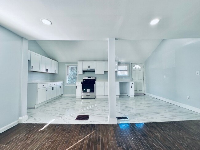 property at 10 Kensington St