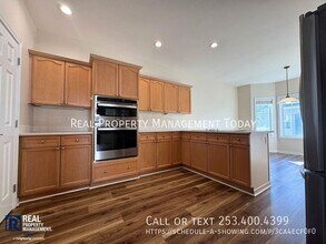 5817 54th St W in University Place, WA - Building Photo - Building Photo