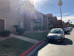 4943 Indian River Dr in Las Vegas, NV - Building Photo - Building Photo