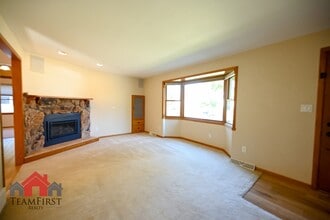 2401 S Walden Ave in Appleton, WI - Building Photo - Building Photo