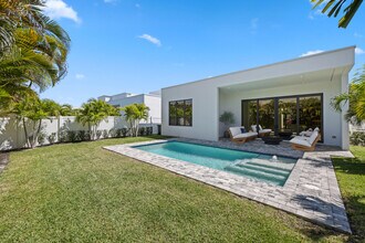655 Kingsbridge St in Boca Raton, FL - Building Photo - Building Photo
