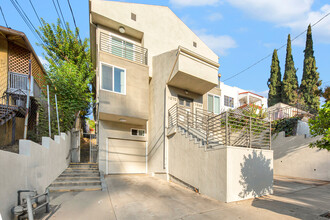 1068 El Paso Dr in Los Angeles, CA - Building Photo - Building Photo