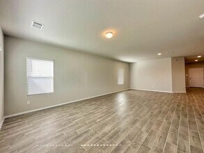 140 Keltic Dr in Kyle, TX - Building Photo - Building Photo