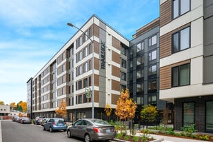 Trailside in Seattle, WA - Building Photo
