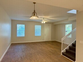 3200 W Community Dr in Jupiter, FL - Foto de edificio - Building Photo