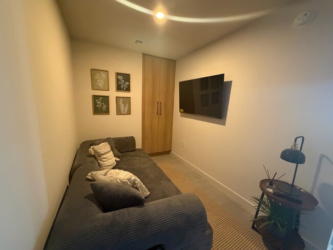 121 NE 5th St, Unit SI ID1388734P in Miami, FL - Building Photo - Building Photo