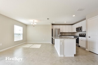 610 Lindbergh Wy in Davenport, FL - Building Photo - Building Photo
