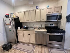 8 Lafayette St in Williston Park, NY - Building Photo - Building Photo