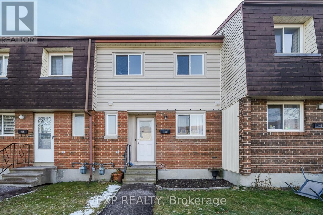 49 Forester Crescent in Ottawa, ON - Building Photo