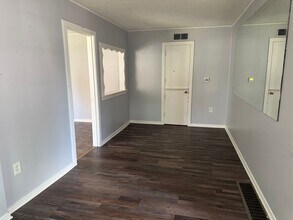 226 E Maple St in Jeffersonville, IN - Building Photo - Building Photo