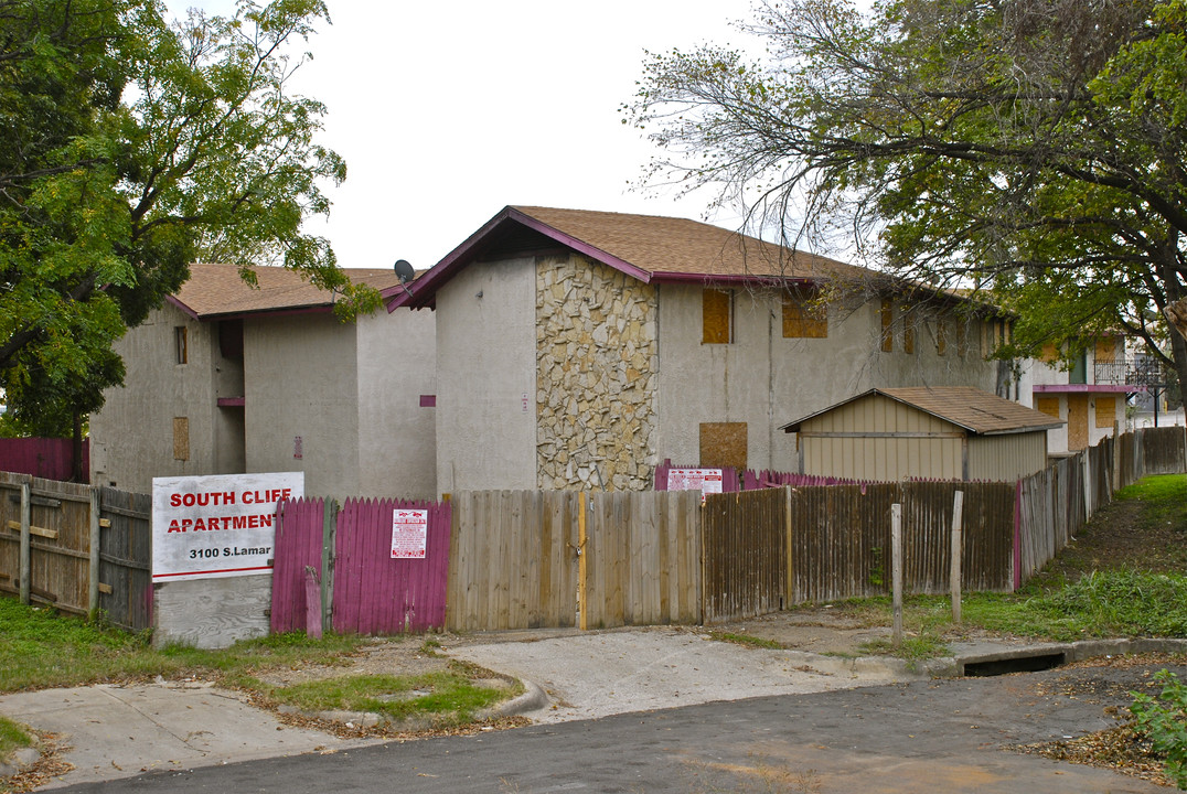 South Cliff Apartments in Dallas, TX - Building Photo