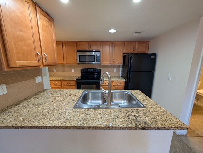 200 E Southern Ave in Tempe, AZ - Foto de edificio - Building Photo