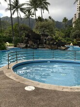 501 Hahaione St in Honolulu, HI - Foto de edificio - Building Photo